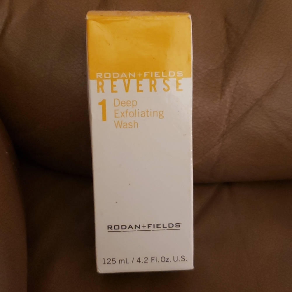 Rodan + Fields Reverse Deep Exfoliating Wash ☆
